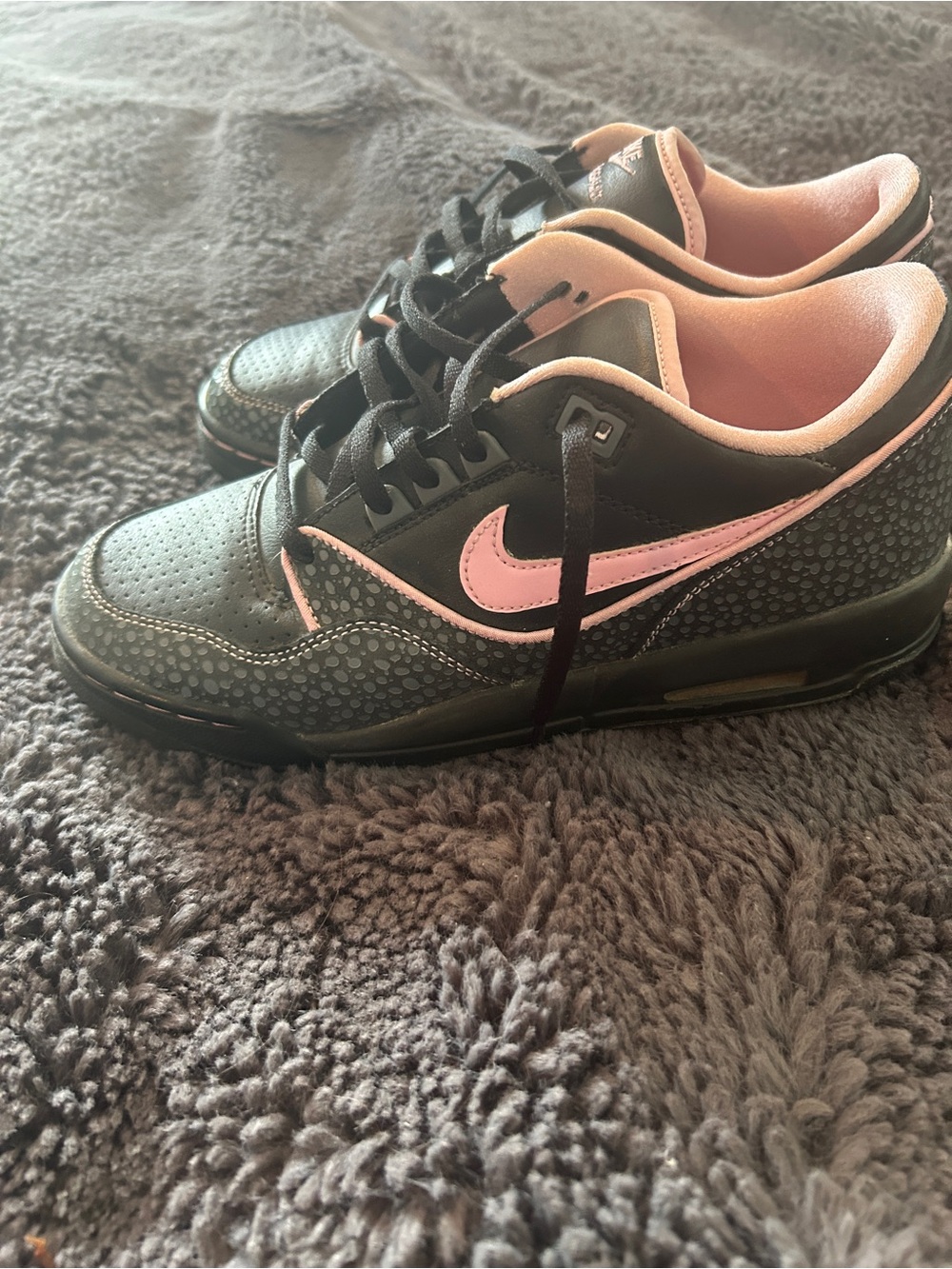 Nike air assaults youth Black and Pink Low-Top Athletic Sneakers animal print